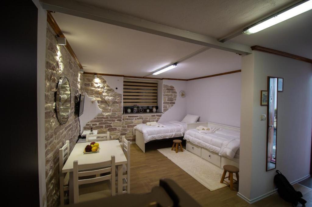 Solhouse Apartment Gjirokaster Luaran gambar